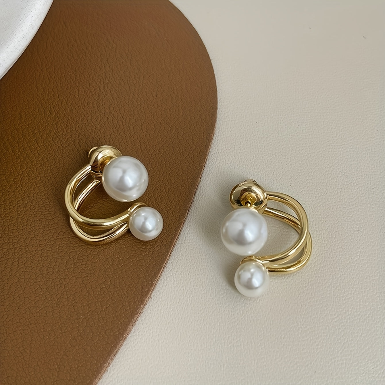 Hot Sale Stylish Versatile Stud Earrings Inlaid White Faux Pearls Elegant Alloy Ear Piercing Jewelry