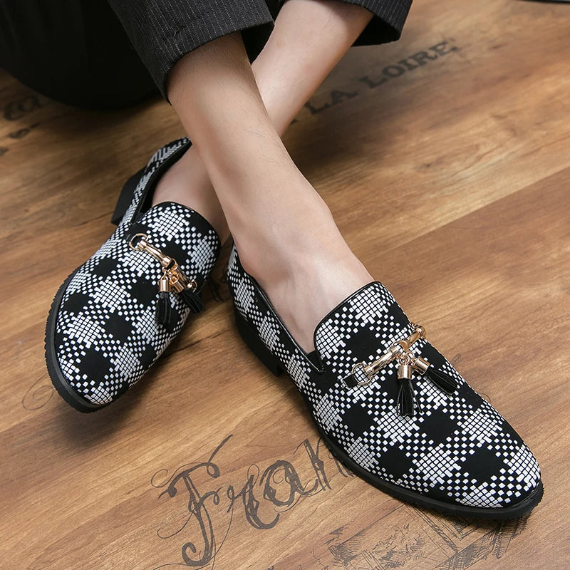 Gentleman Patent Leather Wedding Party Dress Shoes Designer Male Grid Pattern Tassels Formal Footwear Sapatos Tenis Masculino
