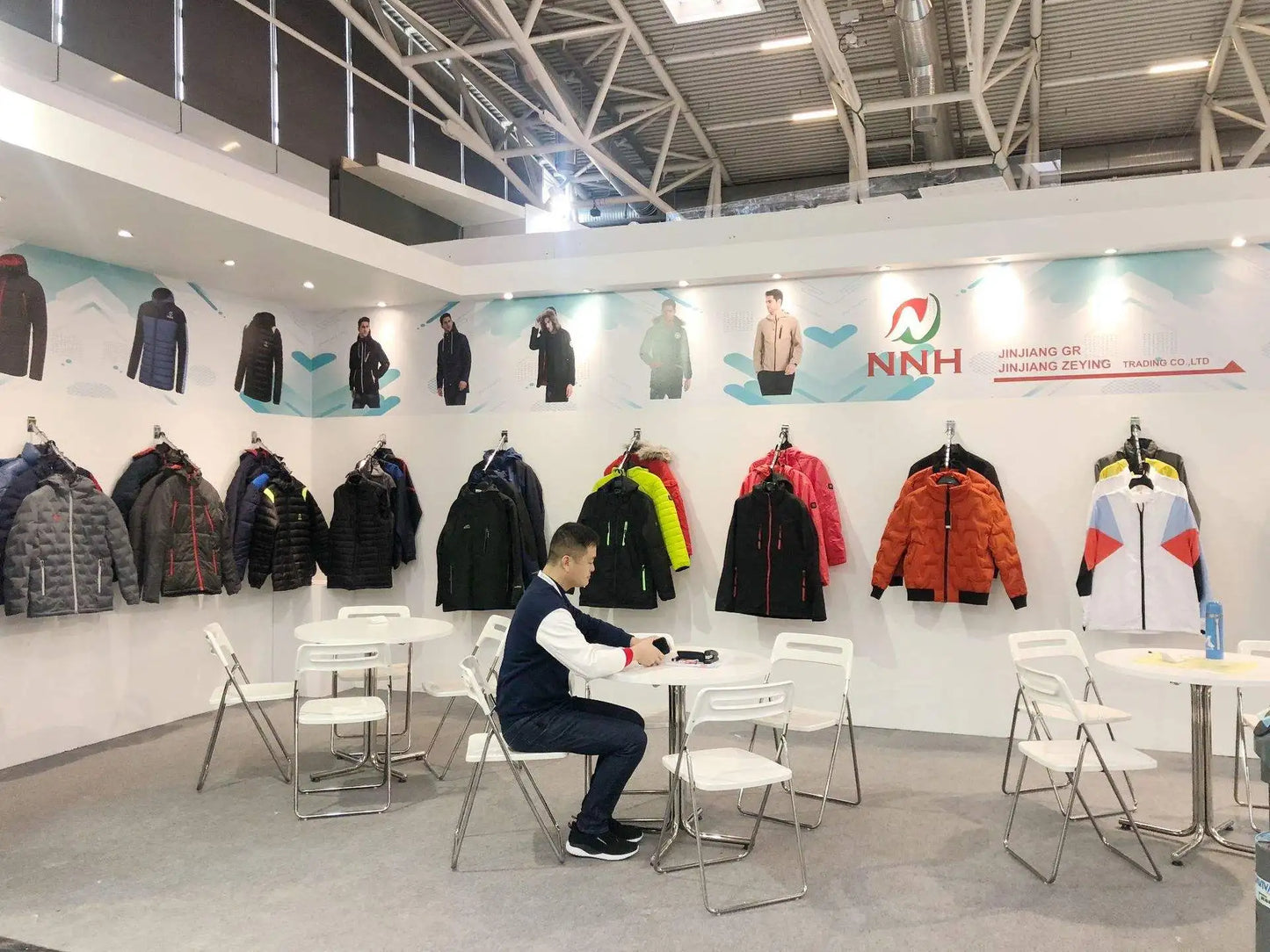 American Casual Loose Men's Jacket Thin Climbing Windproof Waterproof Outdoor Leisure Fashion Zipper Decoration Long Sleeve