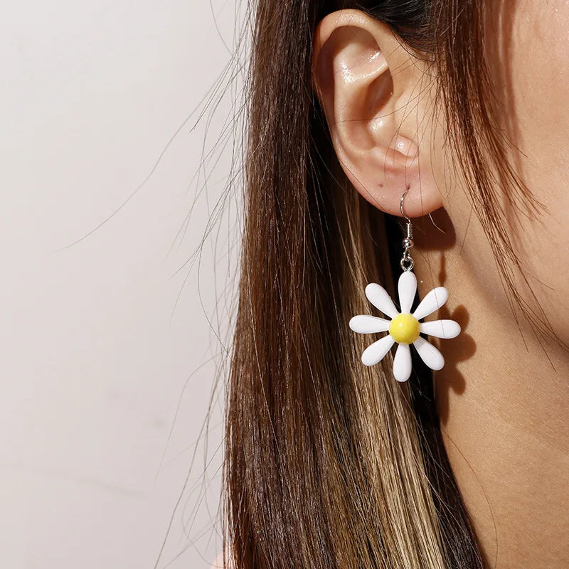 Big Resin White Daisy Dangle Earring for Women New Simple Bellis Perennis Sunflower Daily Ear Jewelry Wholesale Christmas Gift