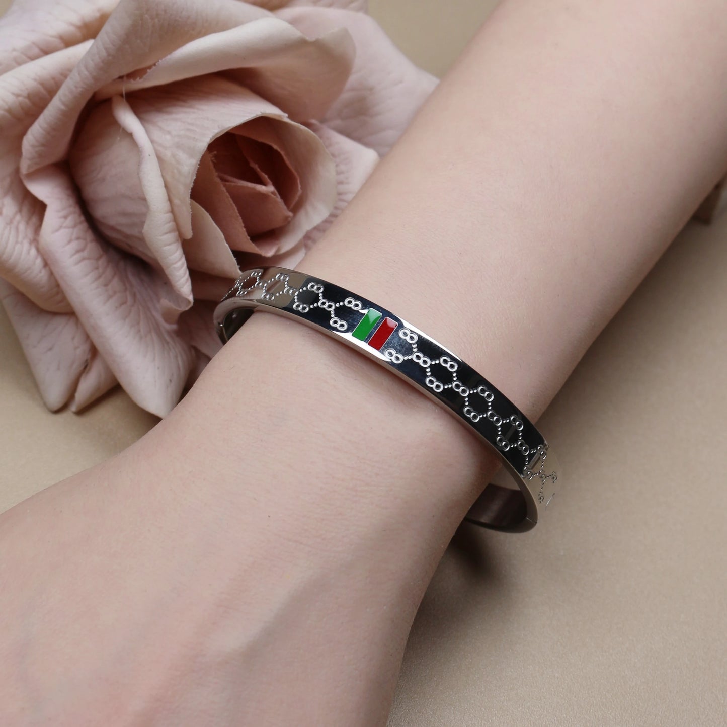 18 K Gold Plated Stainless Steel 55 MM Red/Green Bangles , Fashionable Jewelry For Men And Women Wholesale