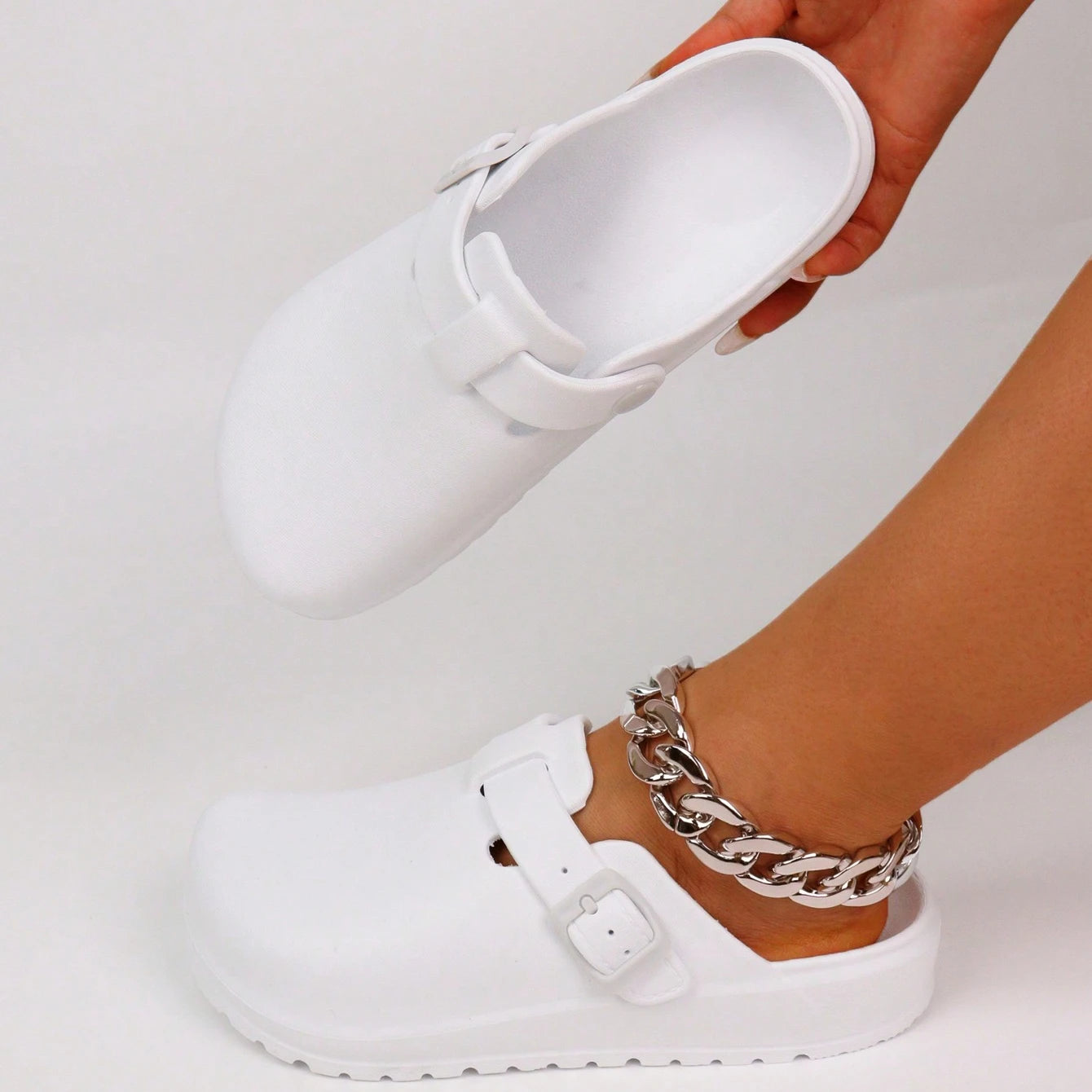 Spring Summer 2024 New Women's Flat Solid Color Closed Toe Anti-slip Quick Dry Garden Clogs Comfortable Shoes