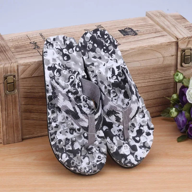 New Fashion Summer Massage Flip-Flops Men Slippers Beach Sandals Comfortable Men Casual Shoes Fashion Men Flip Flops Footwear