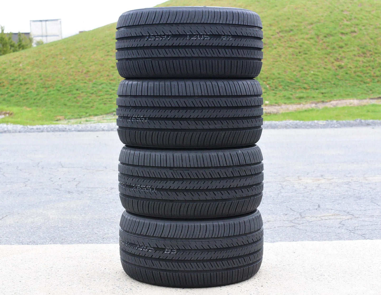 4 Tires Atlas Force UHP 265/35R20 99Y XL High Performance All Season
