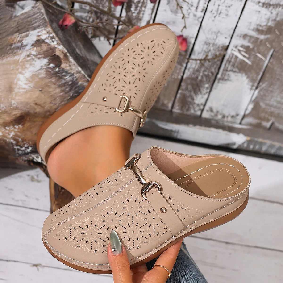 QLFashion Wedge Slippers Large Size 2025 Summer New Hollow Thick Bottom-Pedal Metal Strip Baotou Half Women231 231