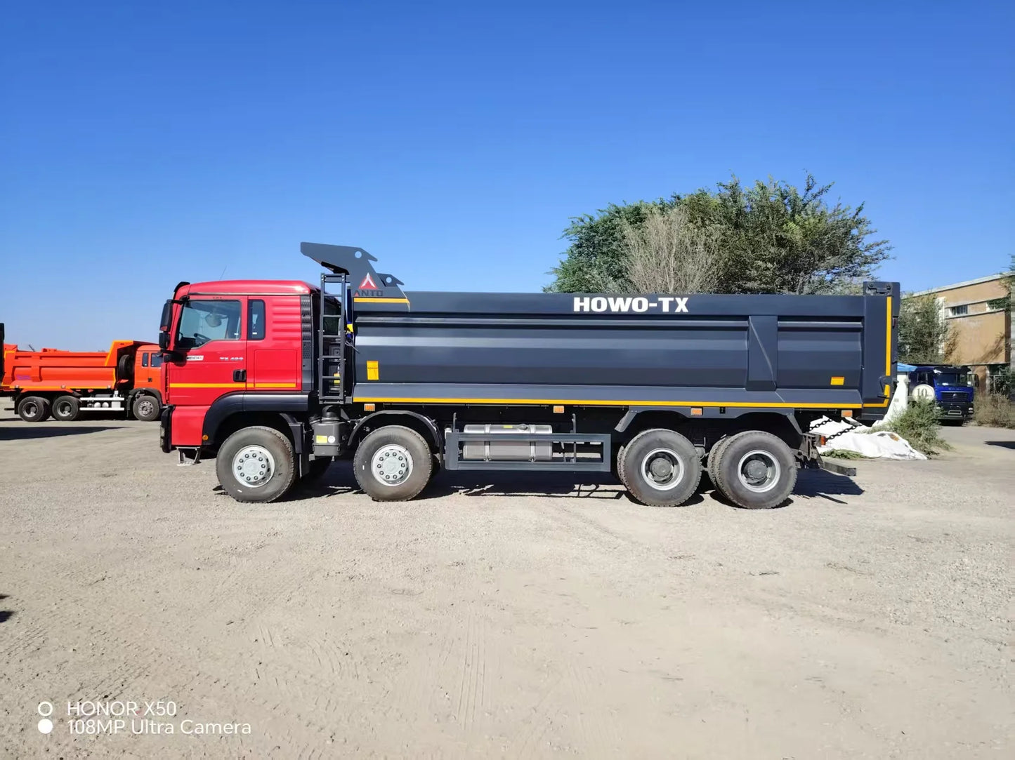 IN Stock New SINOTRUK HOWO TX 400HP 8x4 Tipper Truck | 12 Wheels  for Sale