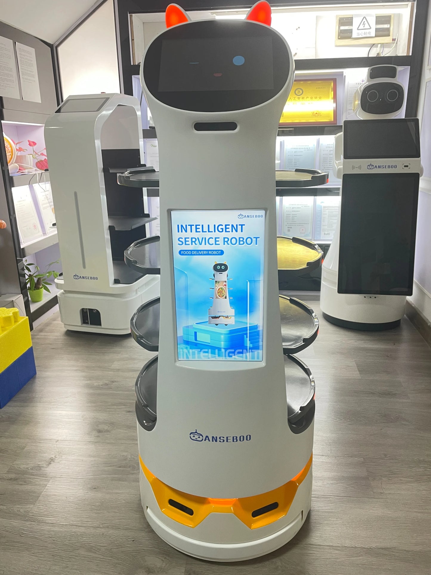 Smart Food Spout Servant Human Roboter Food delivery service robot for Restaurant