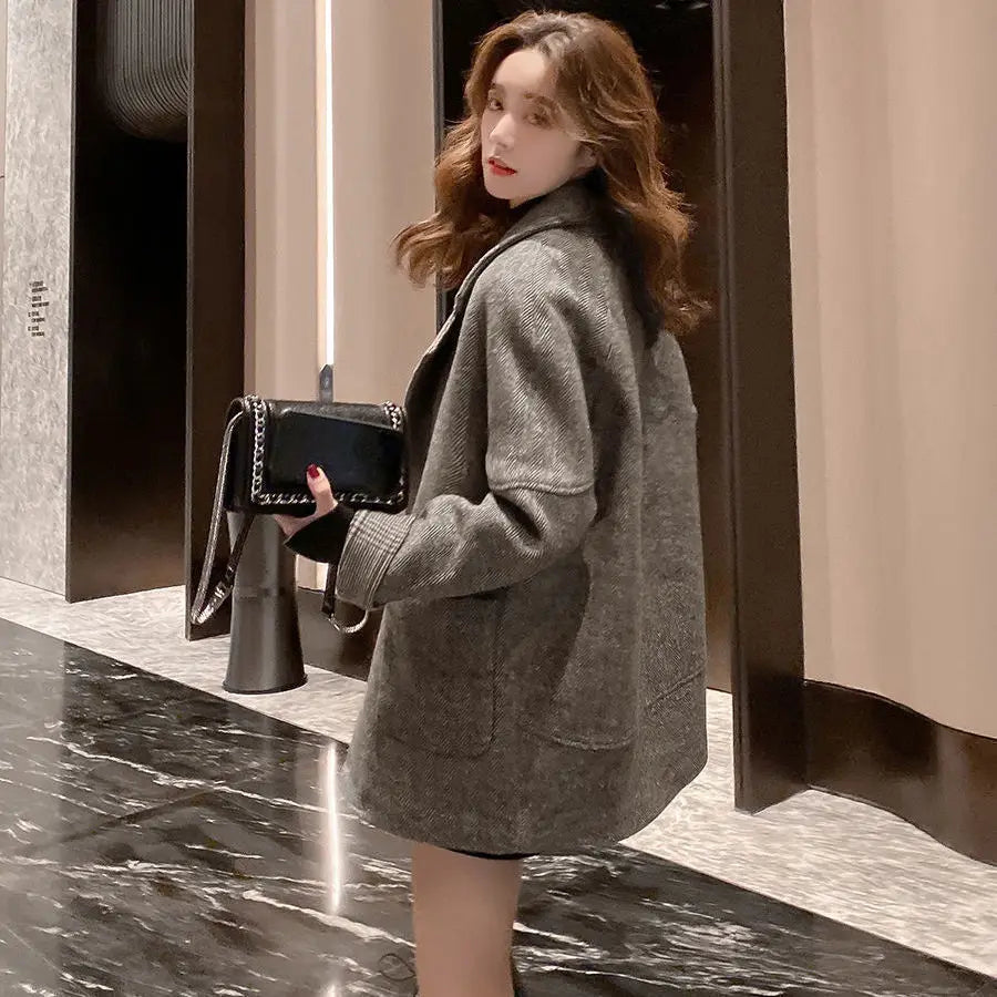 Fashionable British Wool Coat for Women in Autumn and Winter, New Casual Loose Collar Pocket Windproof Jacket for Women