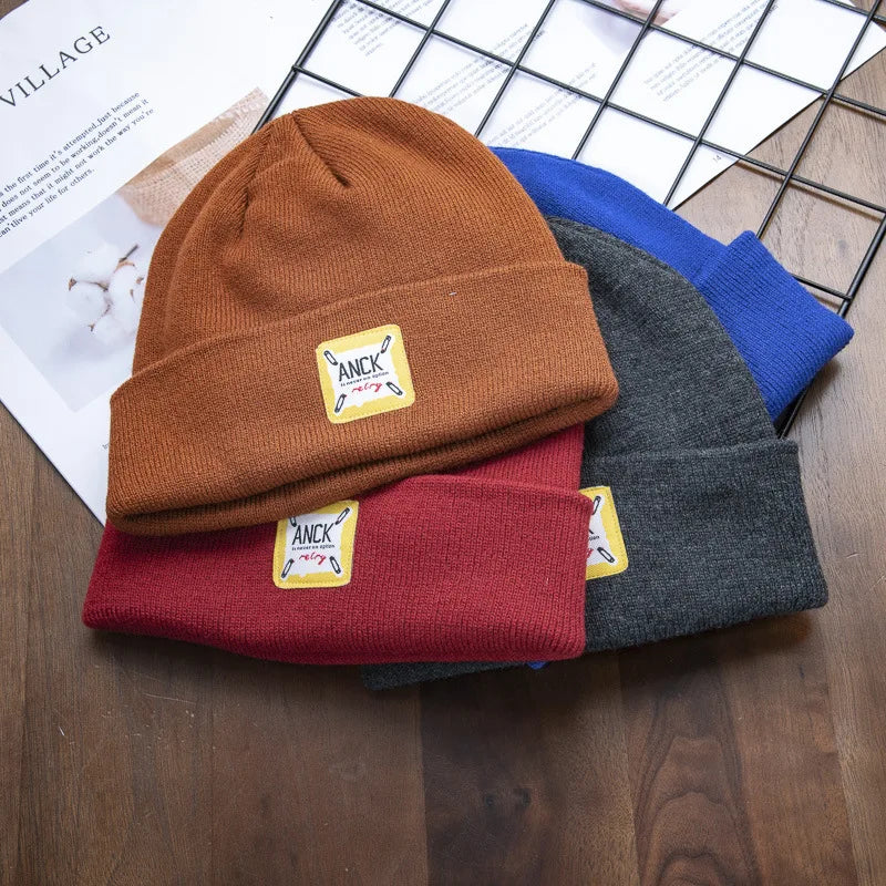 Custom Patch Toque Men Women Knitted Winter Beanie Hats with Woven Label Colorful Acrylic Beanies