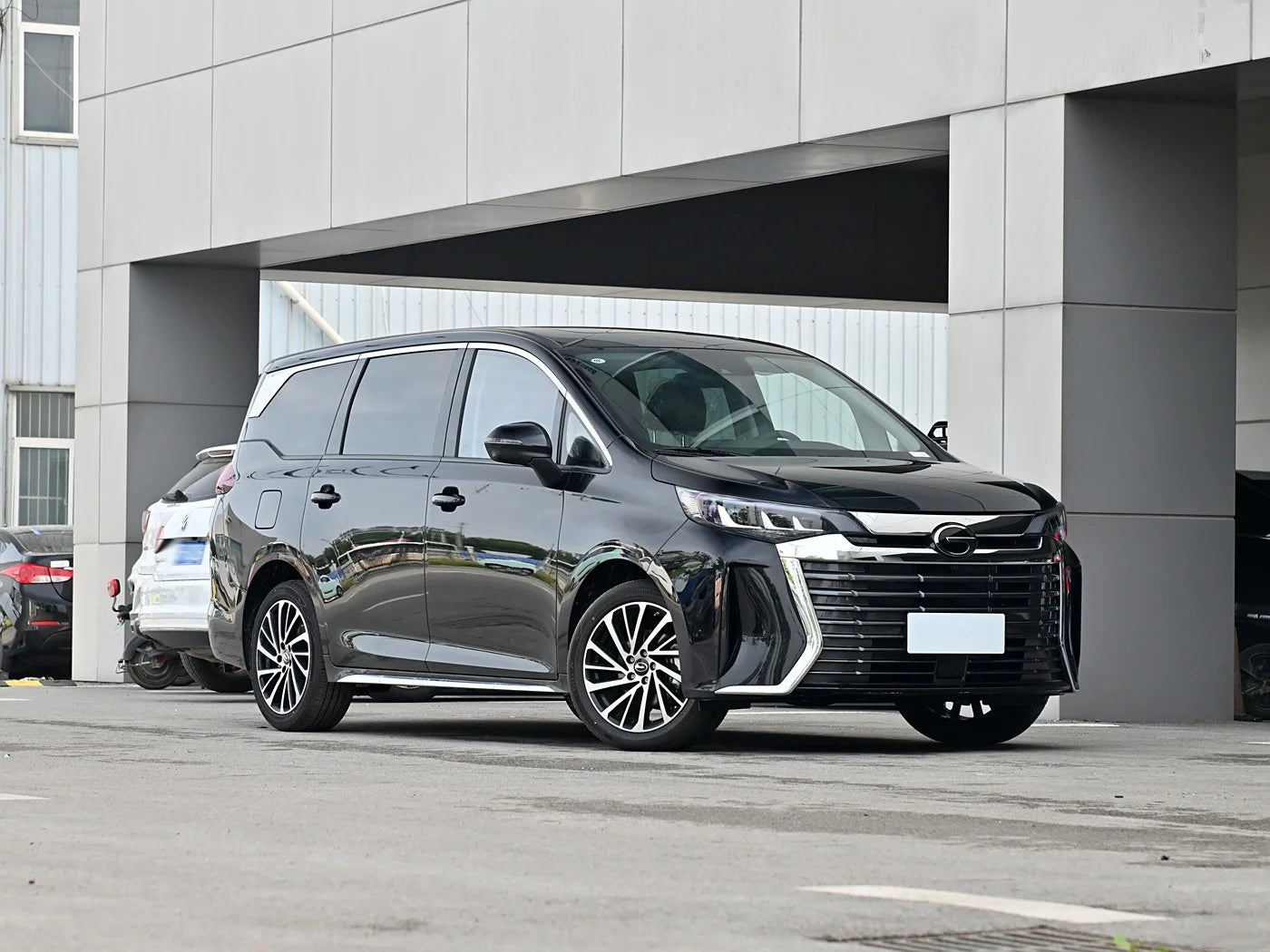 New Car GAC Trumpchi M6 5-door 7-seater MPV 1.5T Fuel Engine Left Steering Business Car