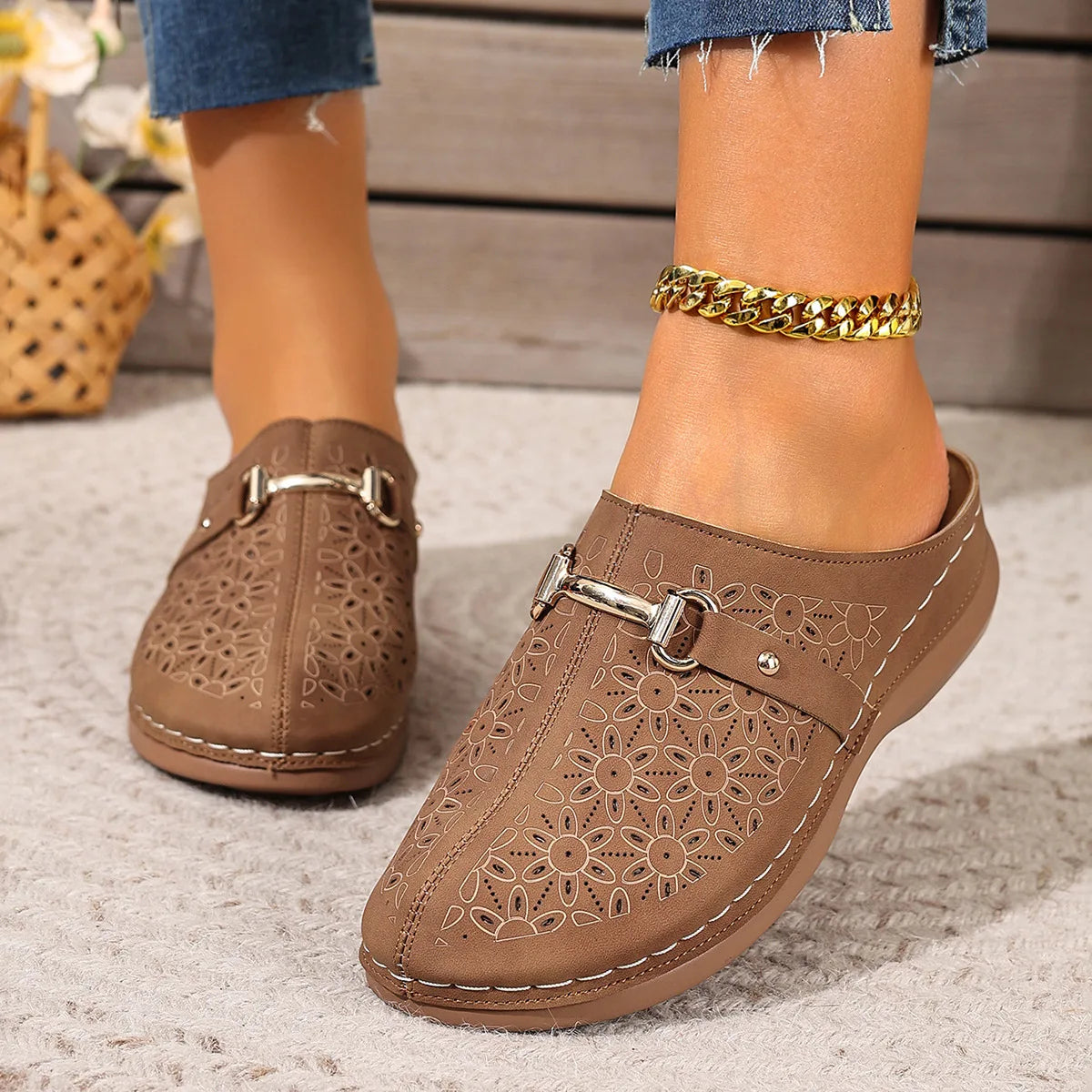 QLFashion Wedge Slippers Large Size 2025 Summer New Hollow Thick Bottom-Pedal Metal Strip Baotou Half Women231 231