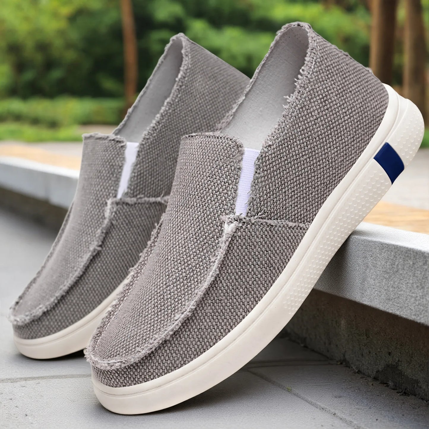 Men's Casual Shoes Comfortable Soft Sole Walking Style All-Match Board Shoes Large Size Slip-On Lightweight Design S