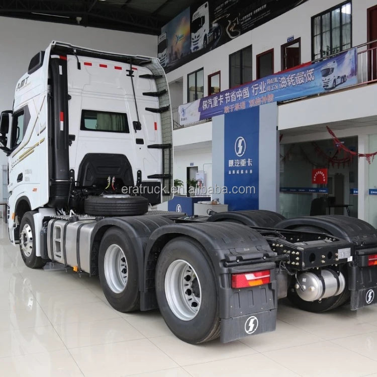Fast Delivery New Upgrade in Stock Shacman X6000 6x4 610hp Tract Head Tractor Trucks Factory Price for Sale