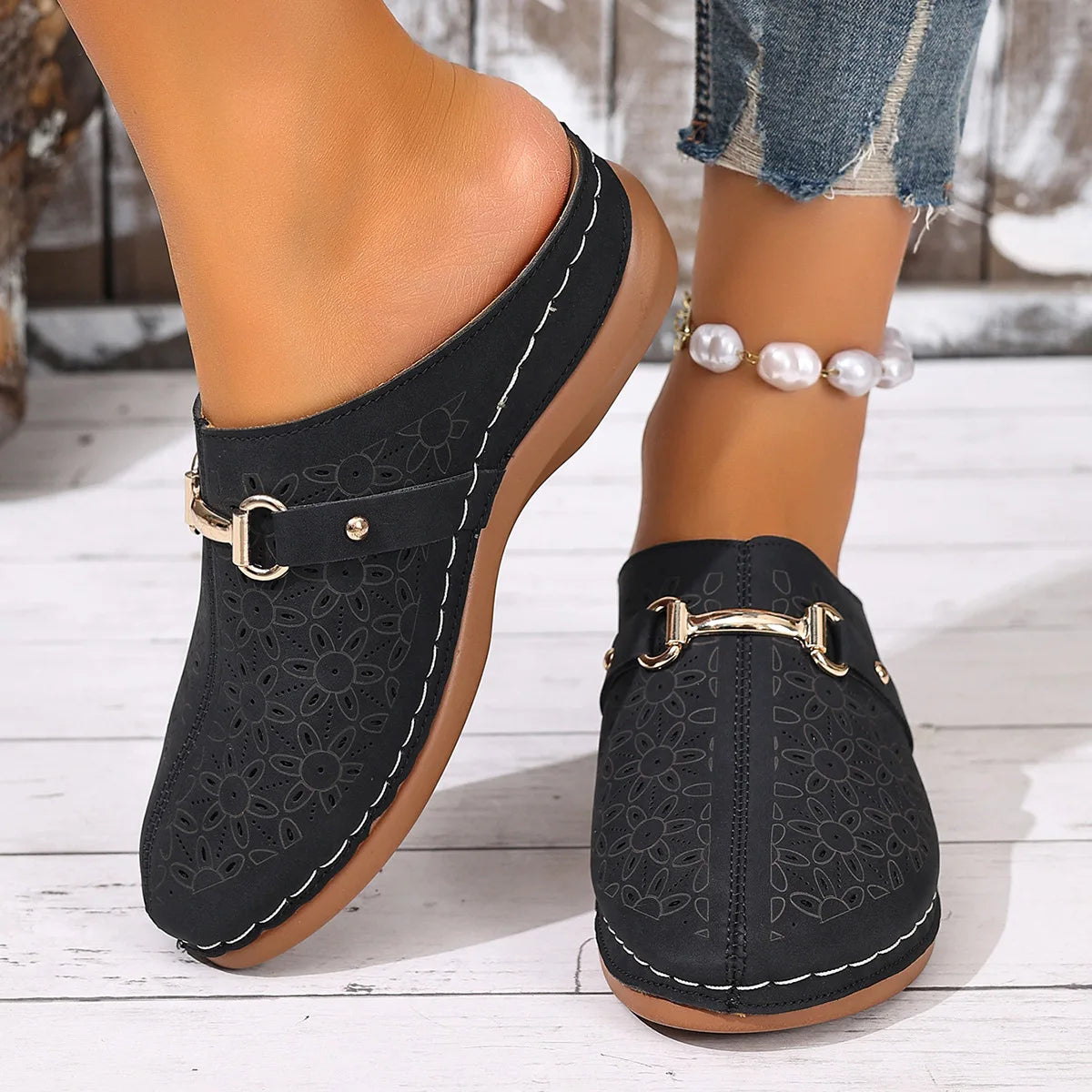 QLFashion Wedge Slippers Large Size 2025 Summer New Hollow Thick Bottom-Pedal Metal Strip Baotou Half Women231 231