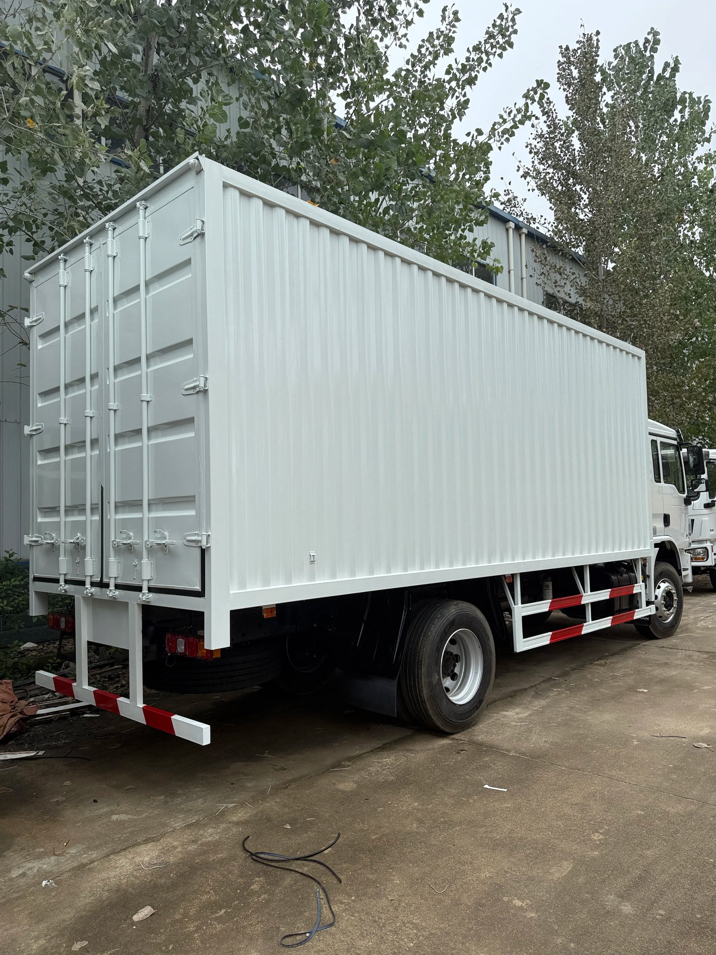 SHACMAN Brand 180HP L3000 Series Van Truck