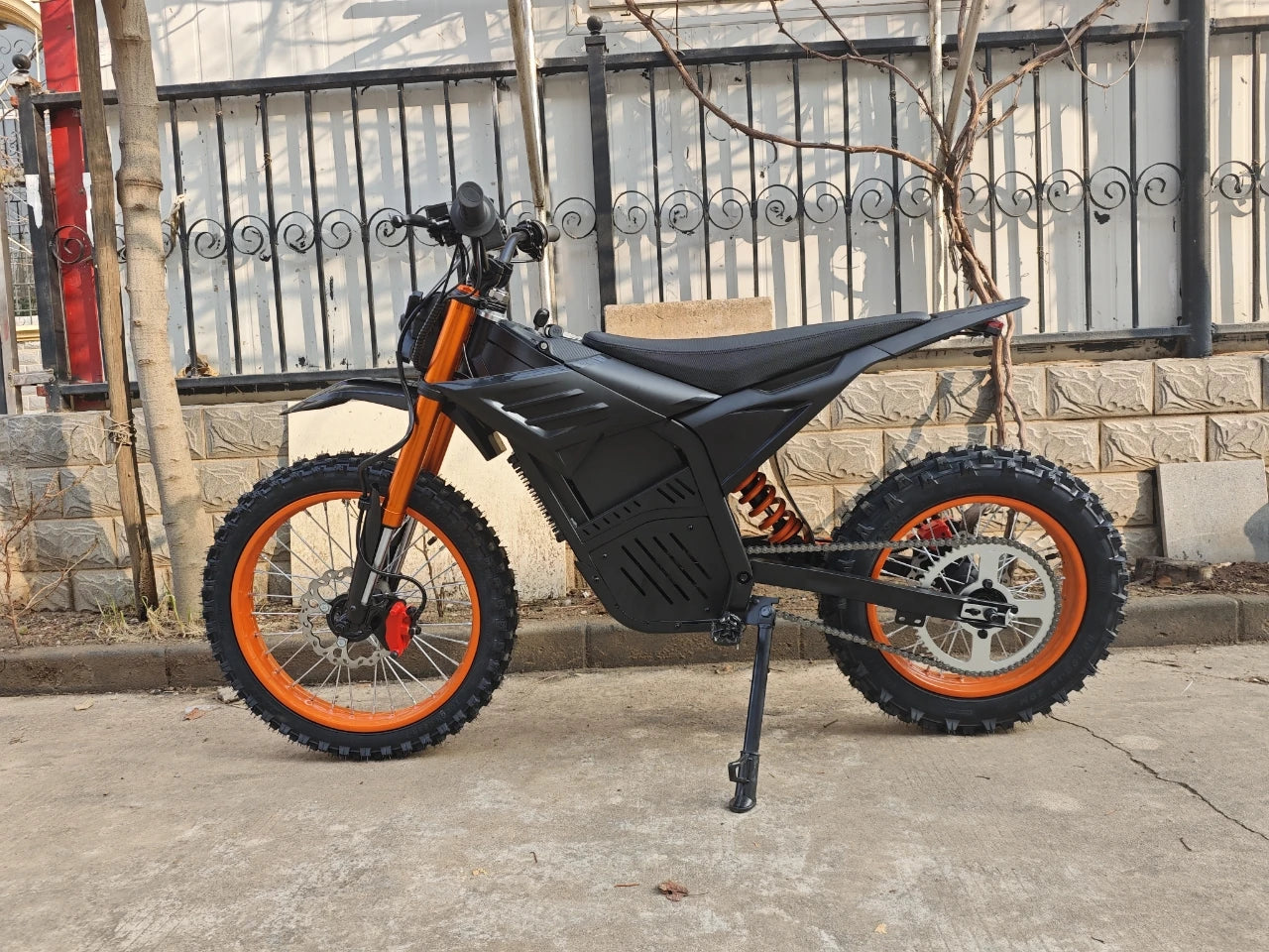 Electric 4500W Brushless Li-Battery Dirt Bike for Adults 3-Speed 65km/h Off-Road Motorbike with US Warehouse