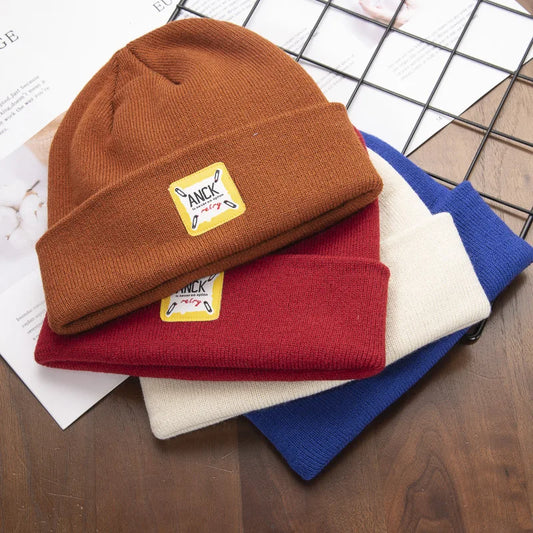 Custom Patch Toque Men Women Knitted Winter Beanie Hats with Woven Label Colorful Acrylic Beanies