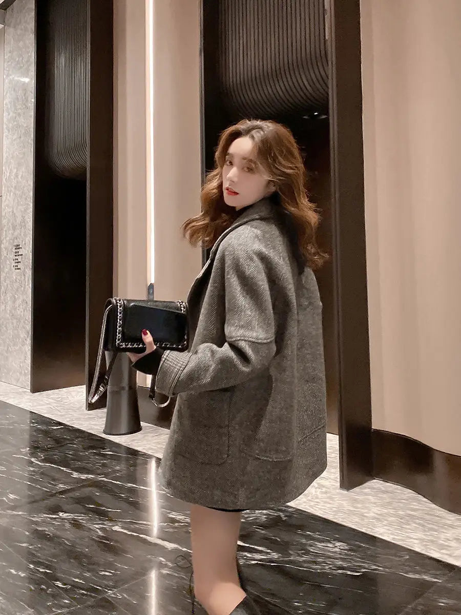 Fashionable British Wool Coat for Women in Autumn and Winter, New Casual Loose Collar Pocket Windproof Jacket for Women