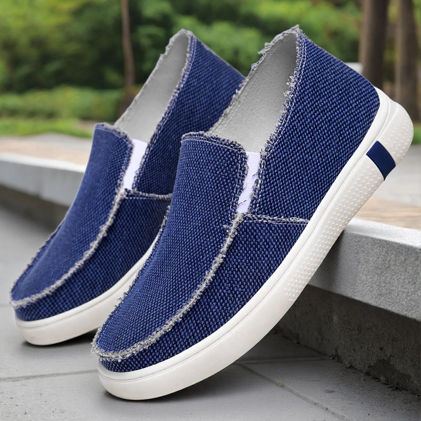 Men's Casual Shoes Comfortable Soft Sole Walking Style All-Match Board Shoes Large Size Slip-On Lightweight Design S