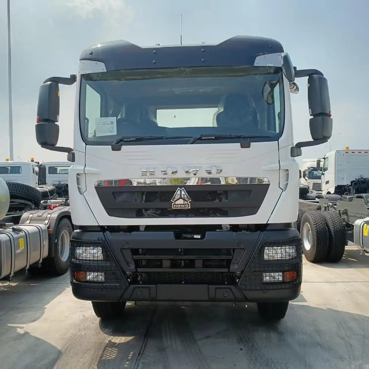 New SINOTRUK HOWO-TX TRACTOR 10-Wheel Artic Truck | 371HP for SALE