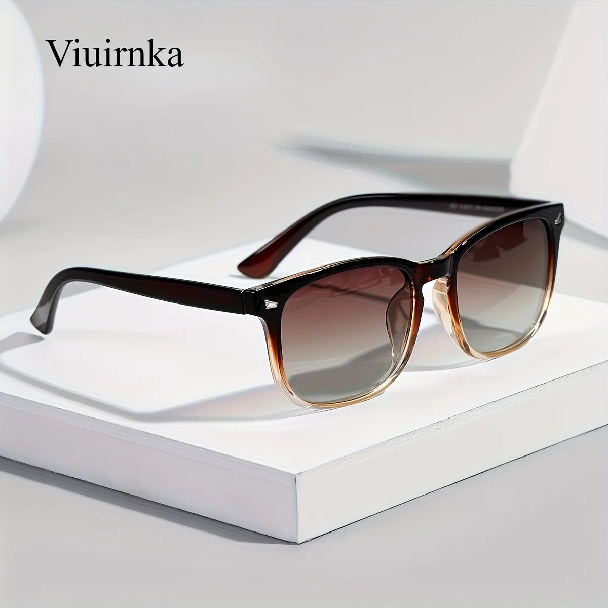 1pc Unisex Retro Polarized, Includes Protection Case, Trendy Driving Eyewear. Style for Men and Women, Lightweight, High-Quality