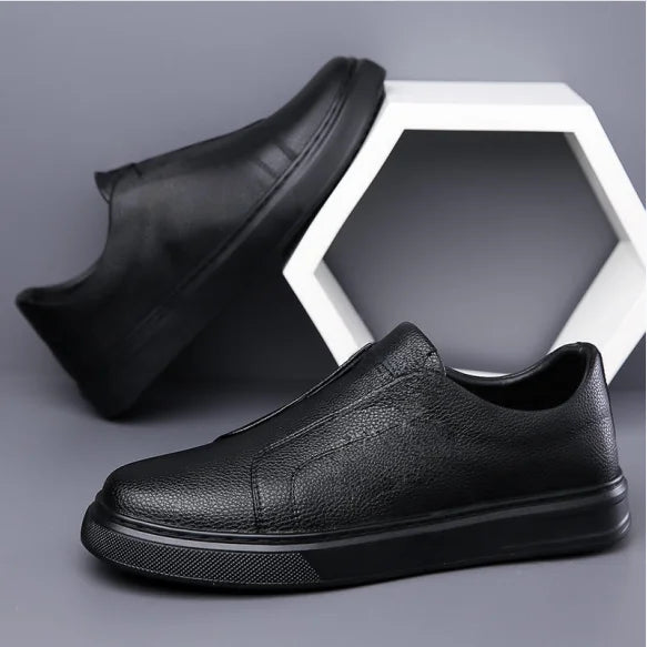 2026 New Luxury Designer Brand Men's Casual Fashion Versatile Genuine Leather Casual Shoes