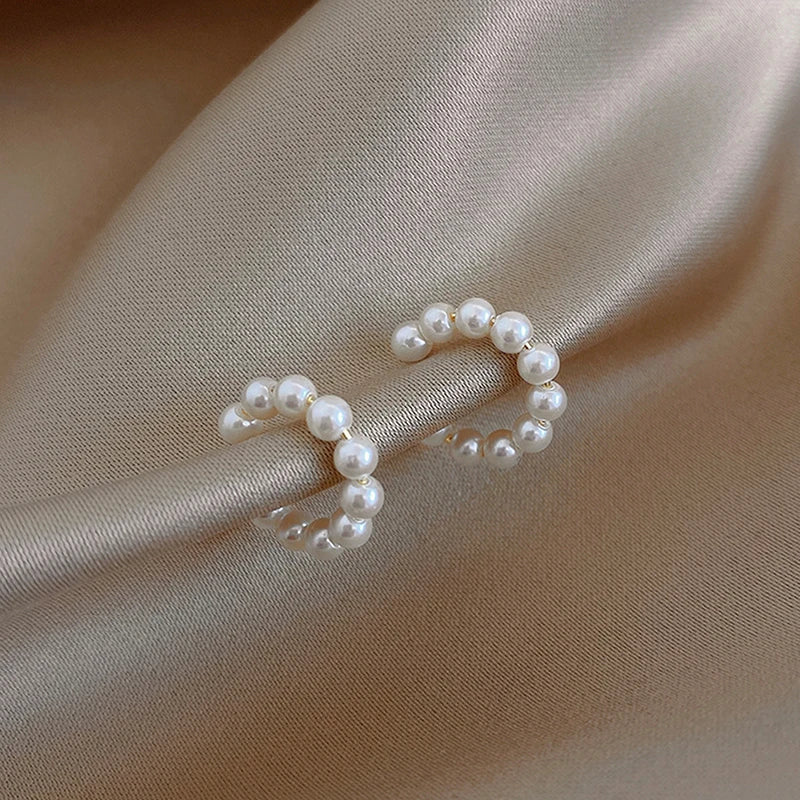 Pearl Ear Cuff Clip Earrings Non-Piercing Bone C-shaped Ear Ring Without Puncture Minimalist Earrings for Women Fashion Jewelry