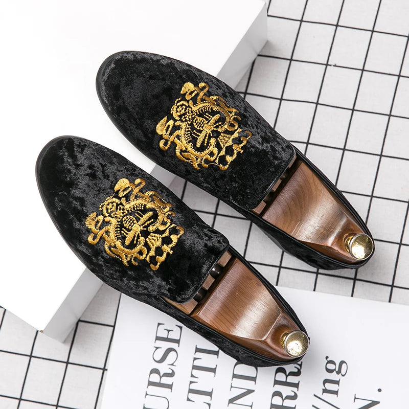 Stylish Embroidery Suede Leather Dress Shoes Men Leather Office Loafers Shoes Slip-on Driving Walking Style Men's Boat Shoes