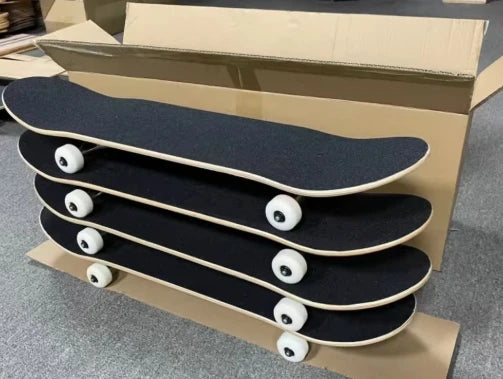 31*8Inch 7Layer Chinese Maple Complete Double Upturned Skateboard with Fashionable Pattern for Outdoor Use
