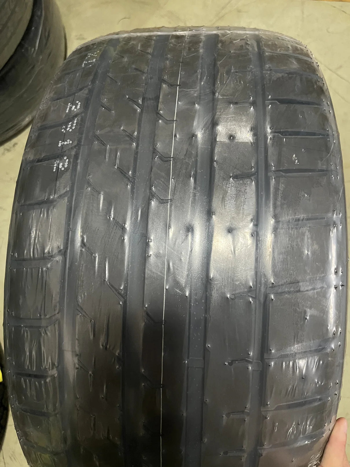 GOODTRIP GE68EV 275/40ZR22 High-End Radial Passenger Car Tire New Design with Low Rolling Resistance and Superior Passengers