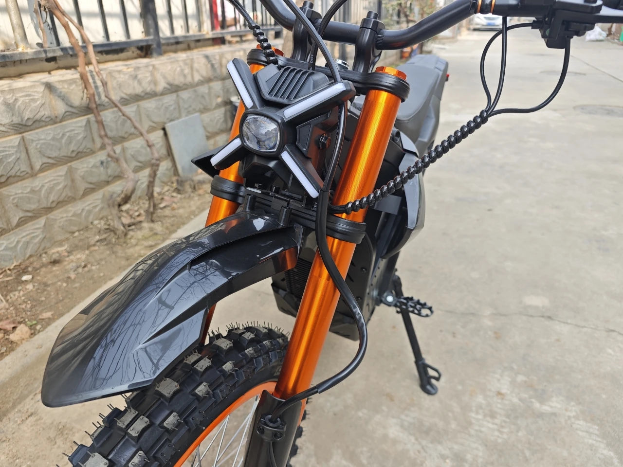 Electric 4500W Brushless Li-Battery Dirt Bike for Adults 3-Speed 65km/h Off-Road Motorbike with US Warehouse