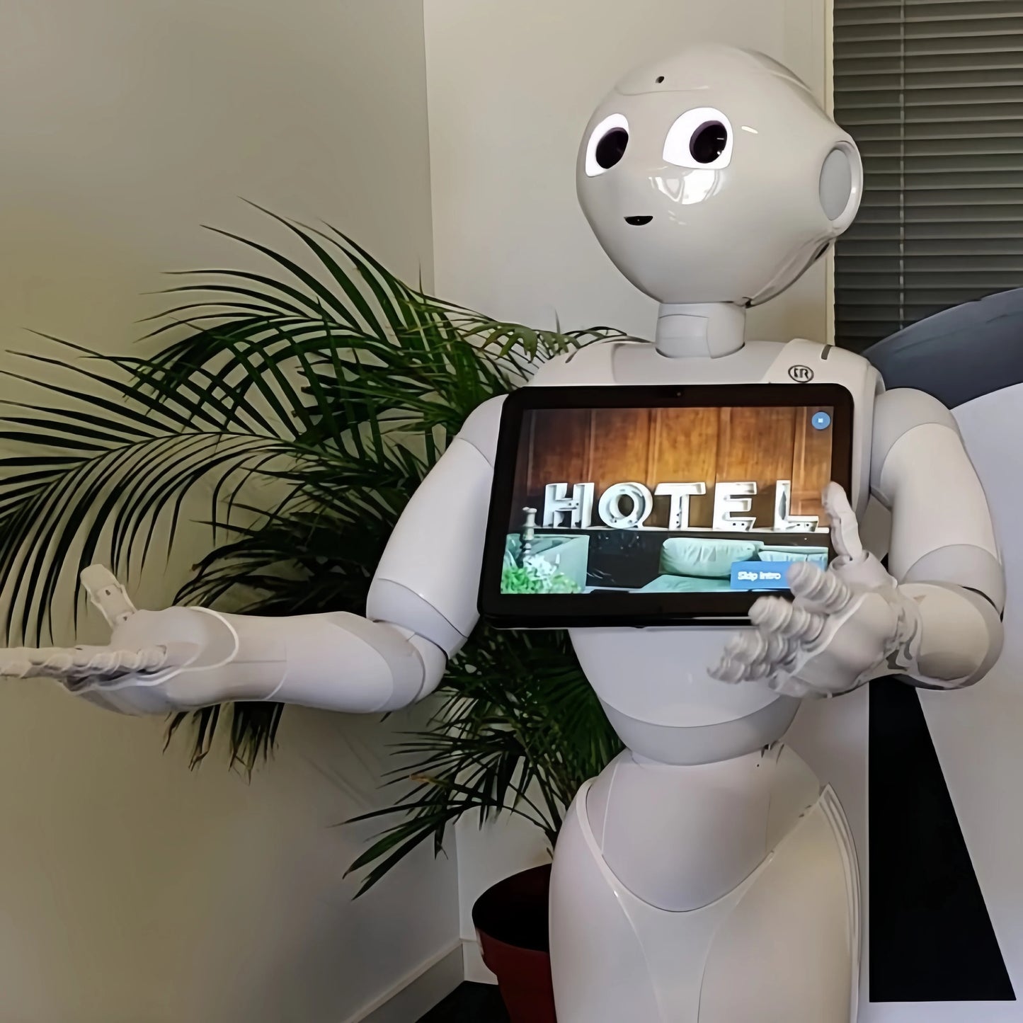 robotic server Long Service Life Robot Hotel Delivery