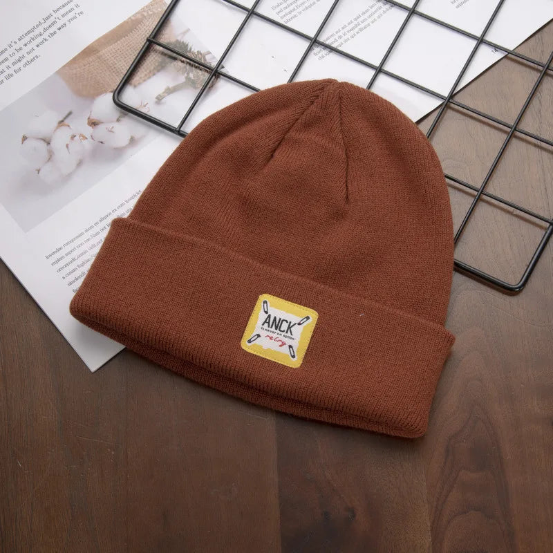 Custom Patch Toque Men Women Knitted Winter Beanie Hats with Woven Label Colorful Acrylic Beanies
