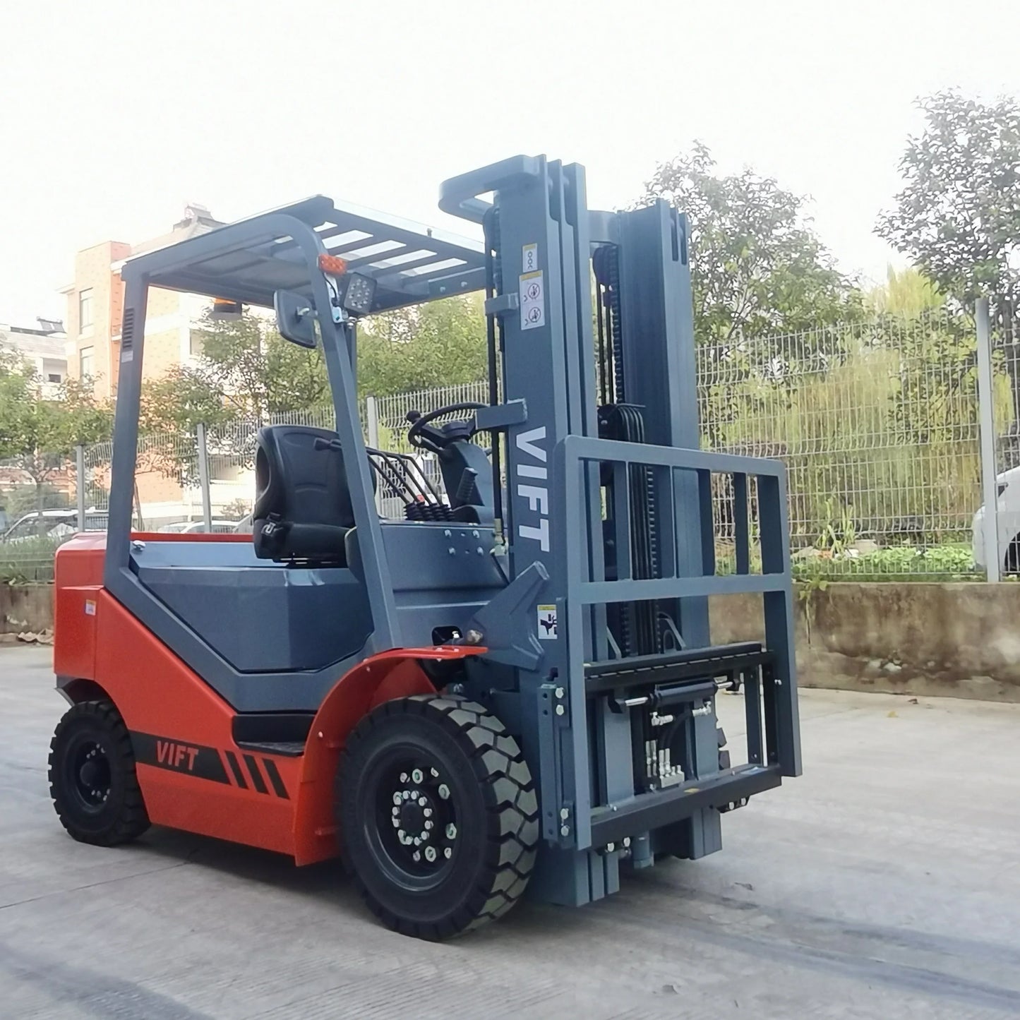VIFT Brand New Top Quality Factory Price 2.0 2.5 Ton Diesel Forklift with 6m Lifting Height Side Shifter Offered