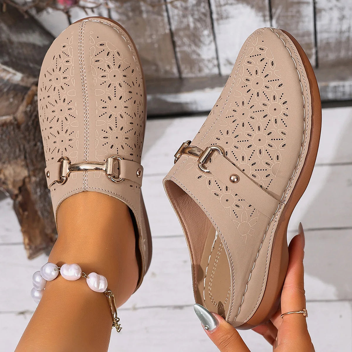 QLFashion Wedge Slippers Large Size 2025 Summer New Hollow Thick Bottom-Pedal Metal Strip Baotou Half Women231 231
