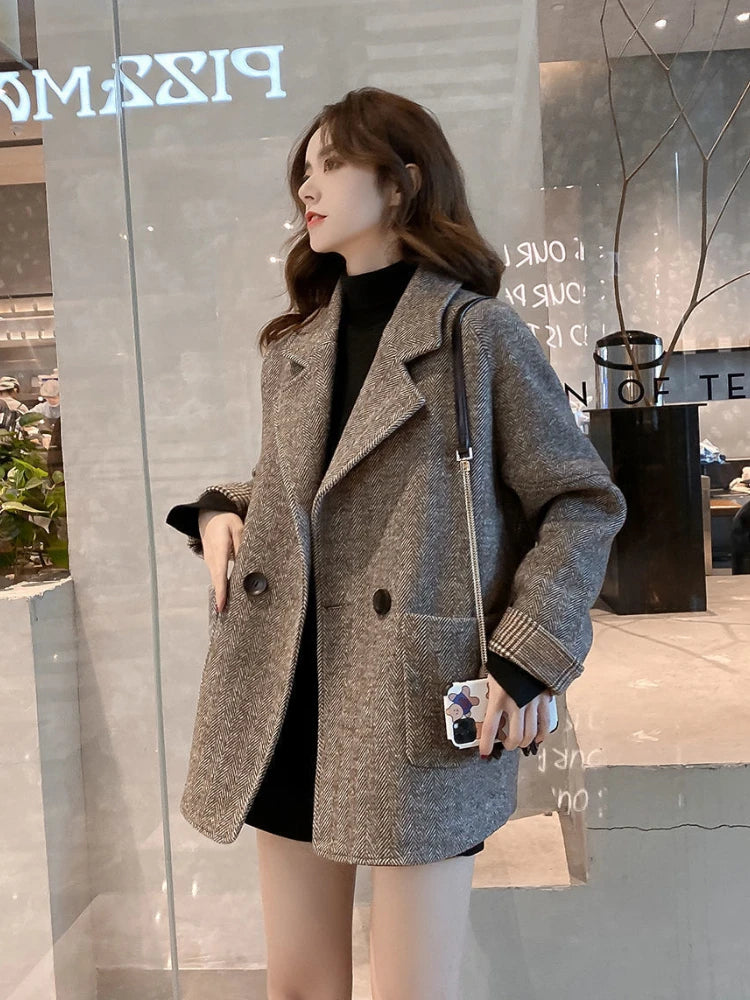 Fashionable British Wool Coat for Women in Autumn and Winter, New Casual Loose Collar Pocket Windproof Jacket for Women