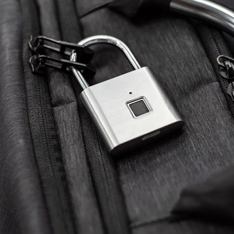 KERUI Smart Fingerprint Padlock Waterproof Zinc Alloy Biometric Padlocks With Built-in Rechargeable Battery Door Lock