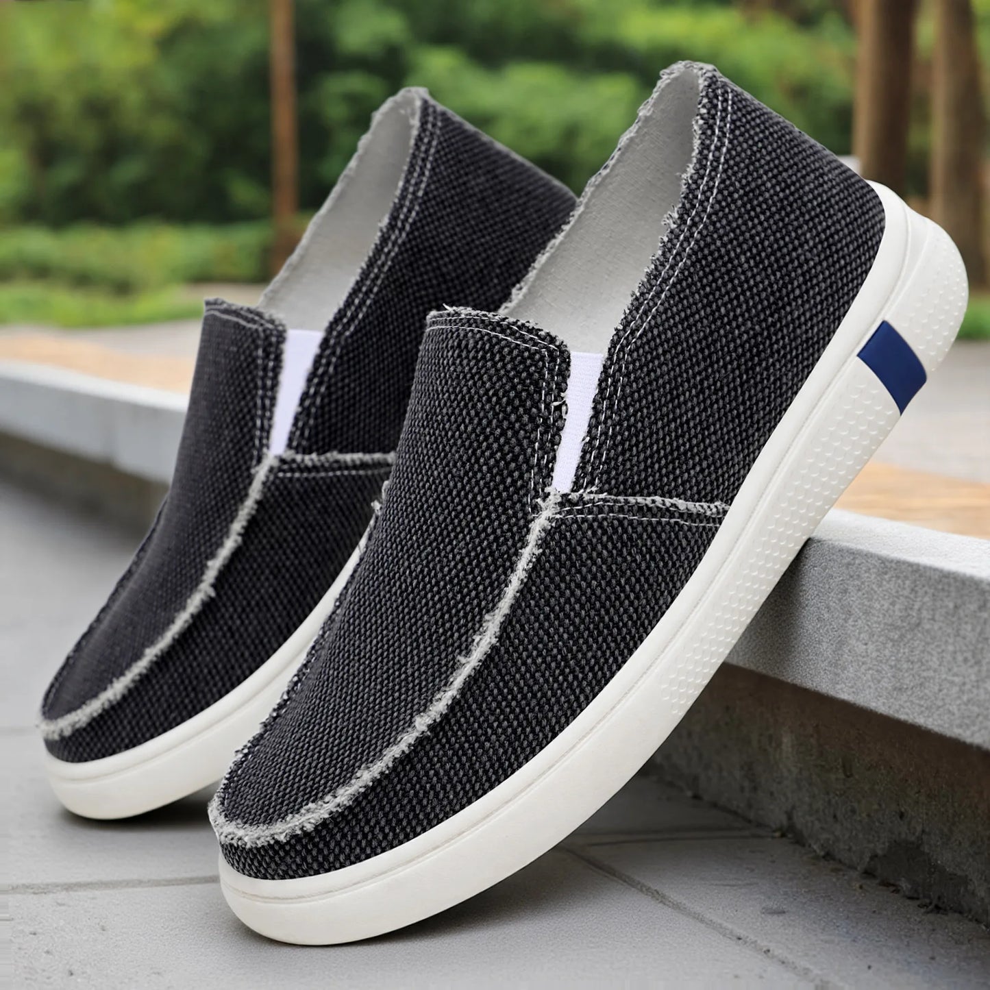 Men's Casual Shoes Comfortable Soft Sole Walking Style All-Match Board Shoes Large Size Slip-On Lightweight Design S