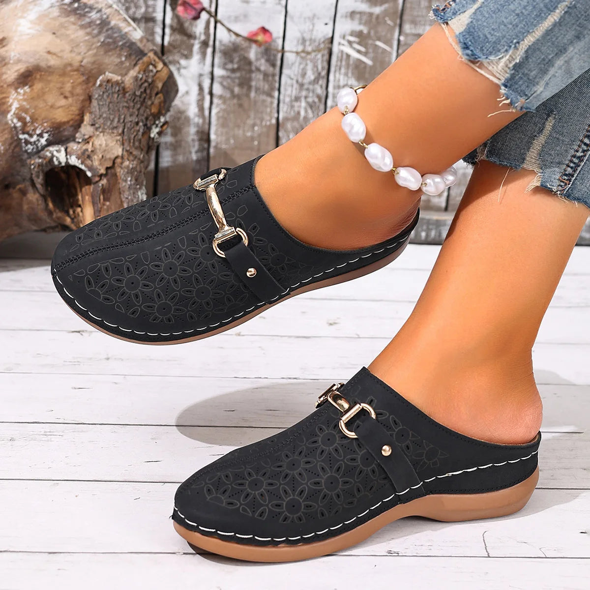QLFashion Wedge Slippers Large Size 2025 Summer New Hollow Thick Bottom-Pedal Metal Strip Baotou Half Women231 231
