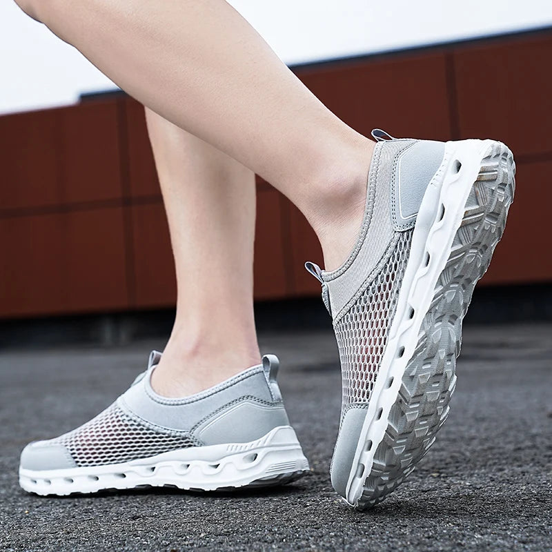 Men's Large Size Breathable Mesh Cloth Upper Running Shoes with EVA Sole Soft Lace-Up Spring Summer Sporty Style Walking Shoes