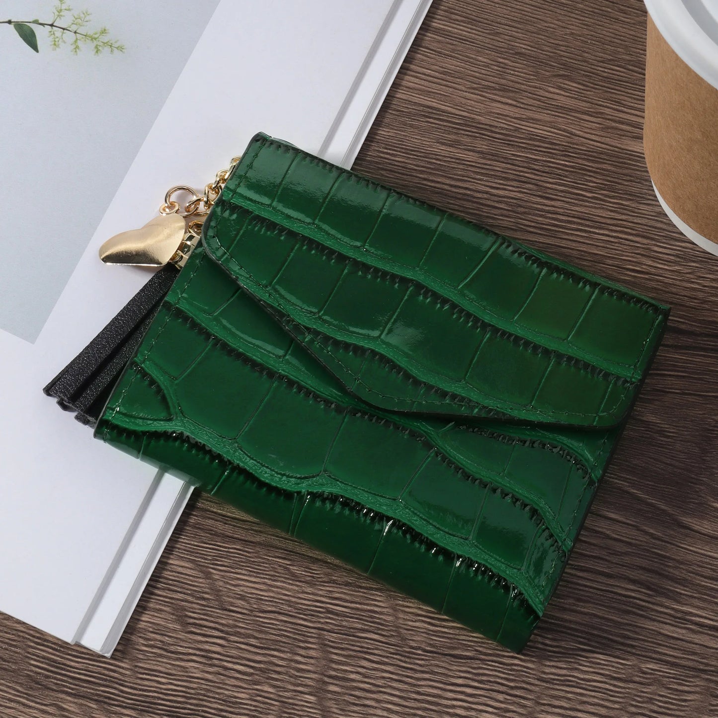 Fashionable metal heart-shaped and tassel decorated small wallet coin pocket small wallet three fold women's wallet mini, women'