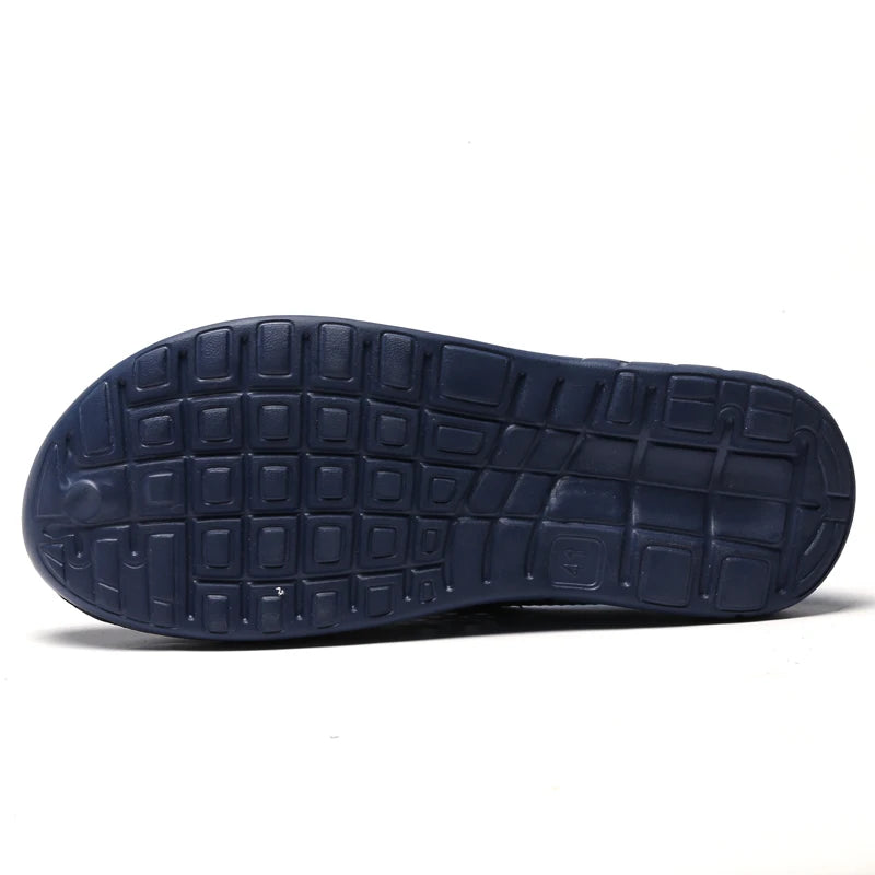 Men Pool Sandals Summer Outdoor Beach Shoes Men Slip on Garden Clogs Water Shower Slippers Unisex Zapatos