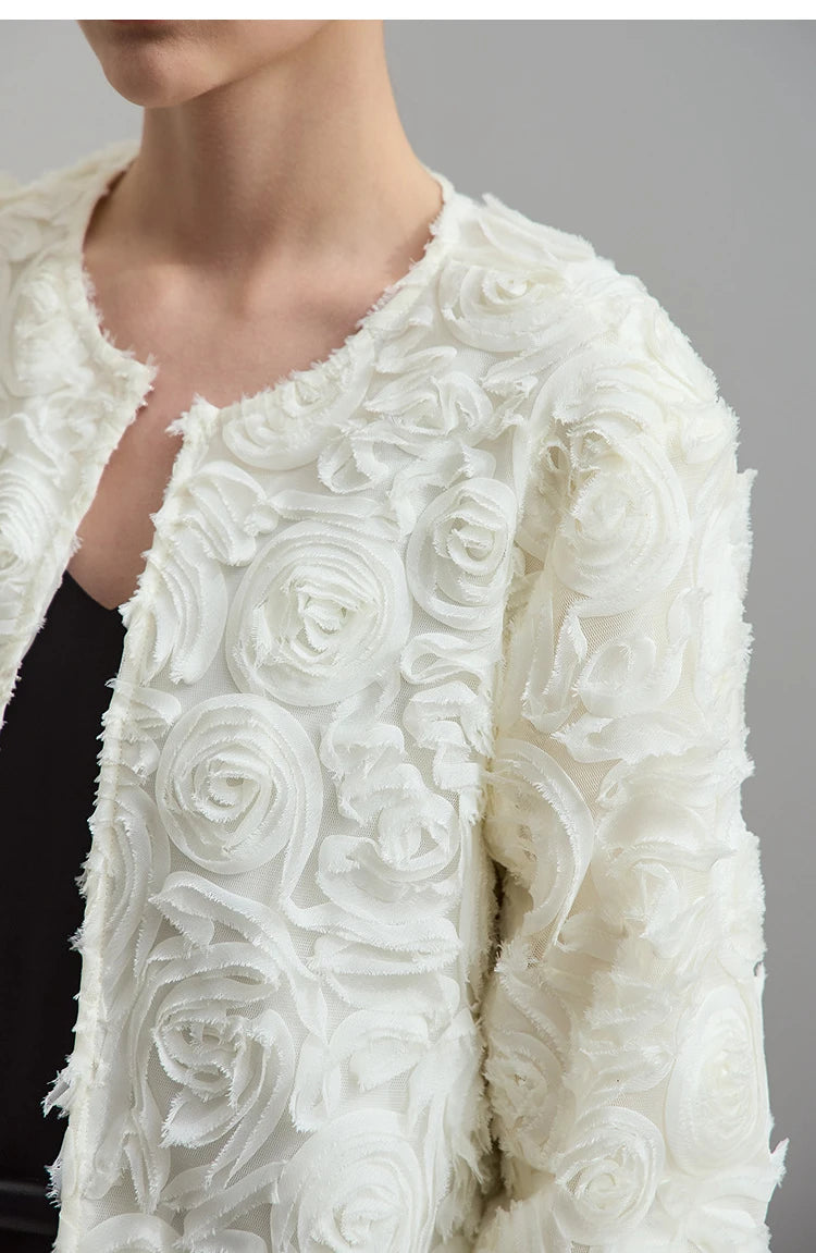 AMII Minimalism Short Jacket Women 2025 Autumn New Elegant Romantic Stereoscopic Flower O-Neck Hook Button Outwear Coat 12521066