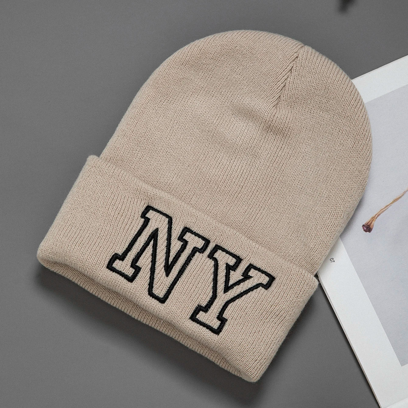 1pc unisex embroidered knitted hat Letters Winter warm woolen hat Fashion all-matching hat