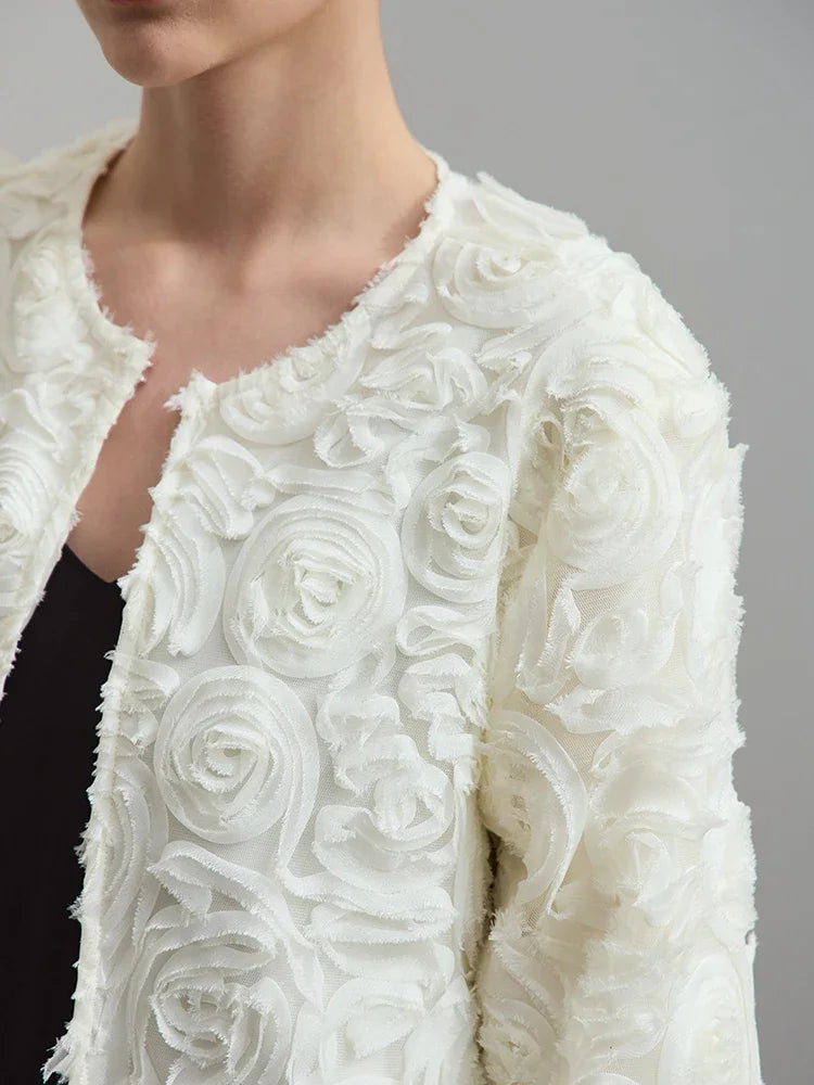 AMII Minimalism Short Jacket Women 2025 Autumn New Elegant Romantic Stereoscopic Flower O-Neck Hook Button Outwear Coat 12521066