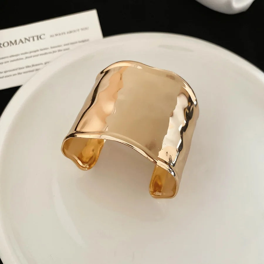 European and American Metal Pleated Bangles for Women Arm Ring Fashion Temperament Bracelet Design Sense Hand Jewelry Gift