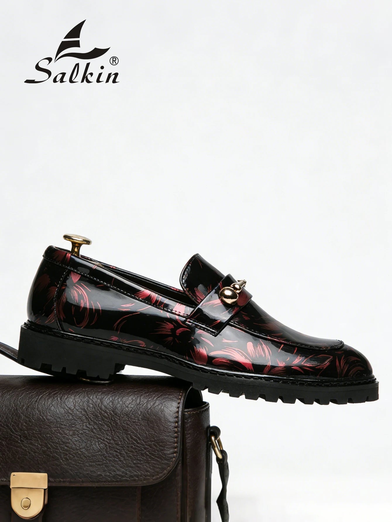New Fashion Shiny Patent Dress Leather Shoes Men Metal Buckle Slip-on Loafers British Business Social Shoes Daily Office Party