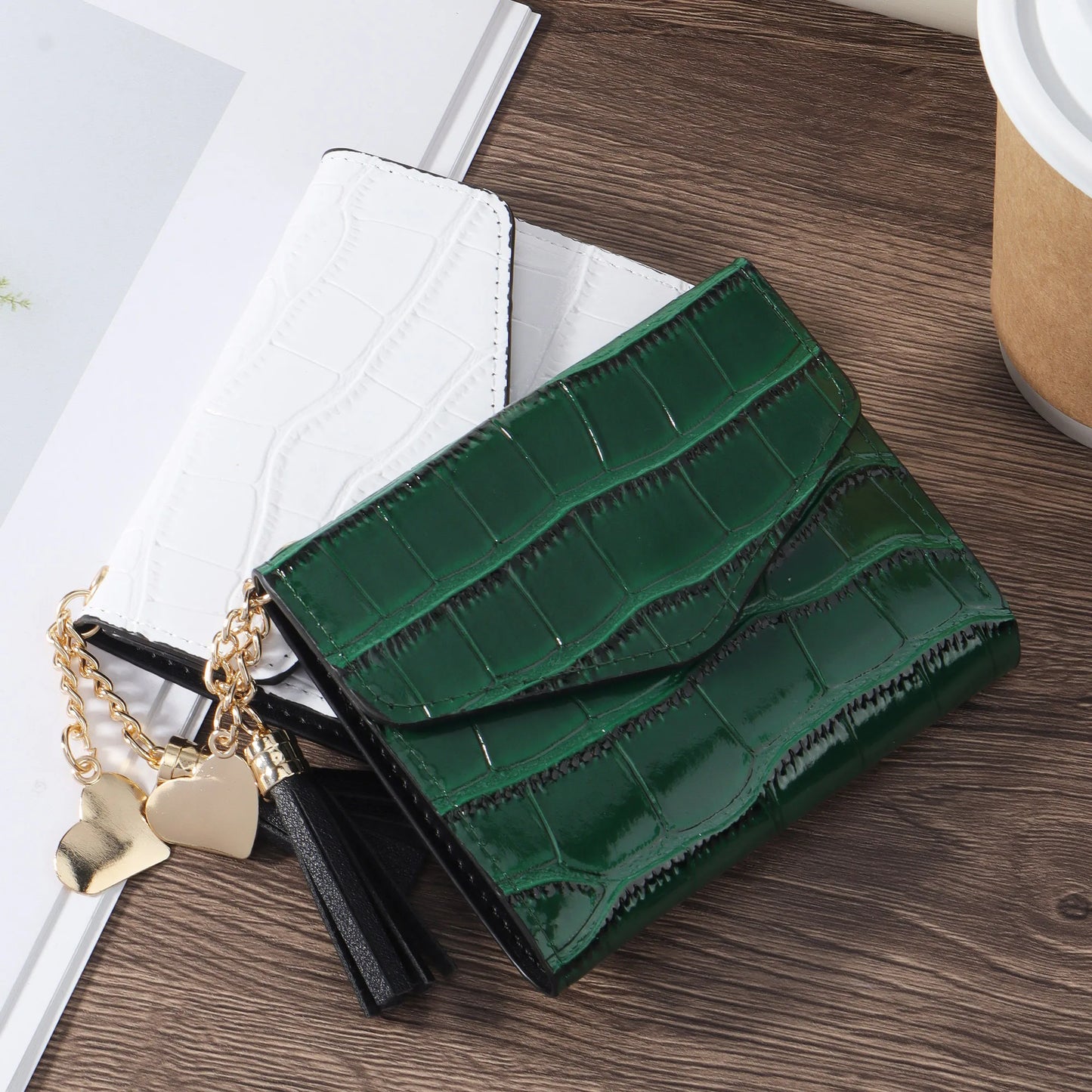 Fashionable metal heart-shaped and tassel decorated small wallet coin pocket small wallet three fold women's wallet mini, women'