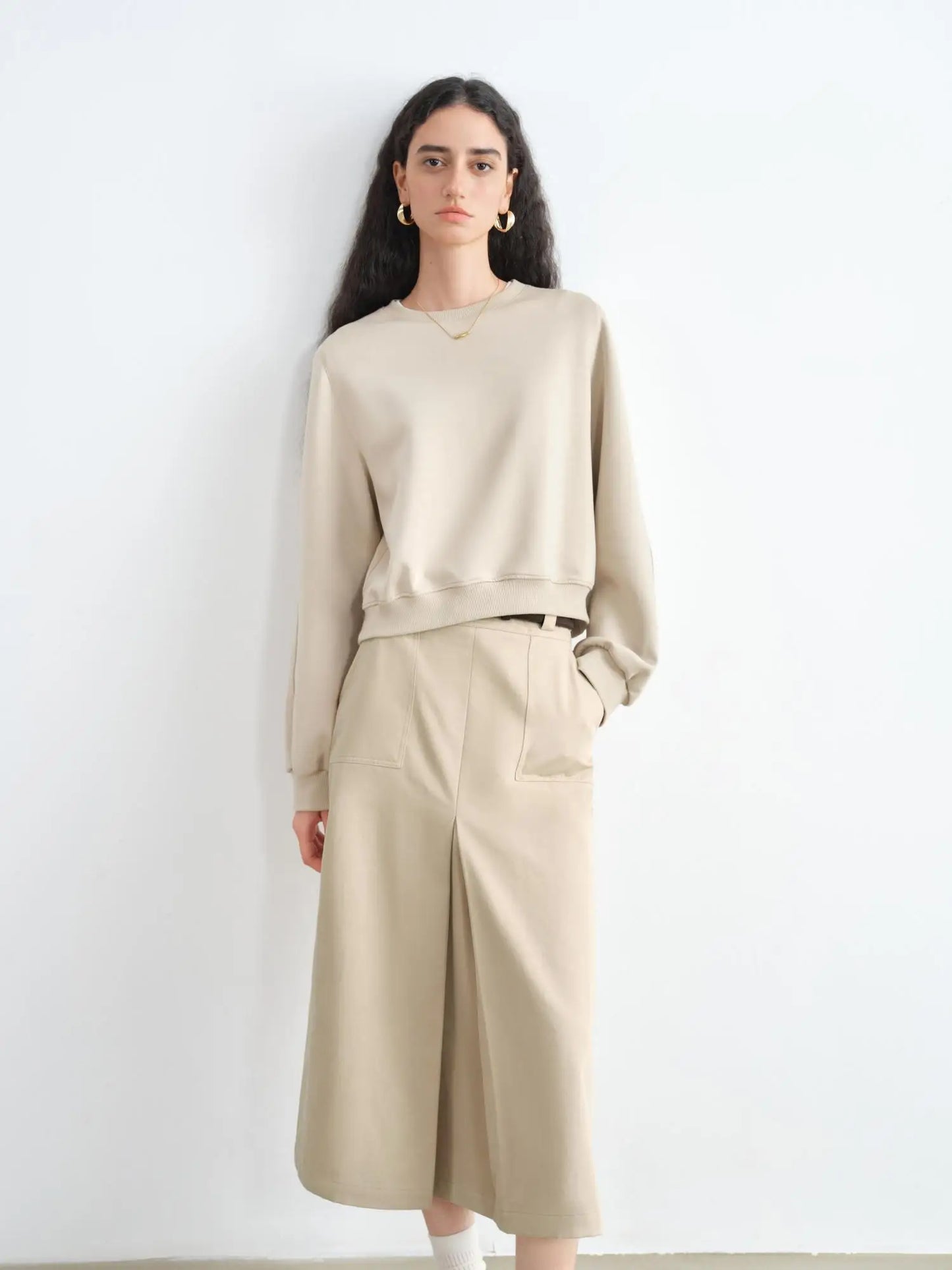 ZIQIAO Autumn 2025 Women's Round Neck Pullover Sweatshirt - Korean Style Loose Fit Casual Solid Color Daily Wear Basic Top
