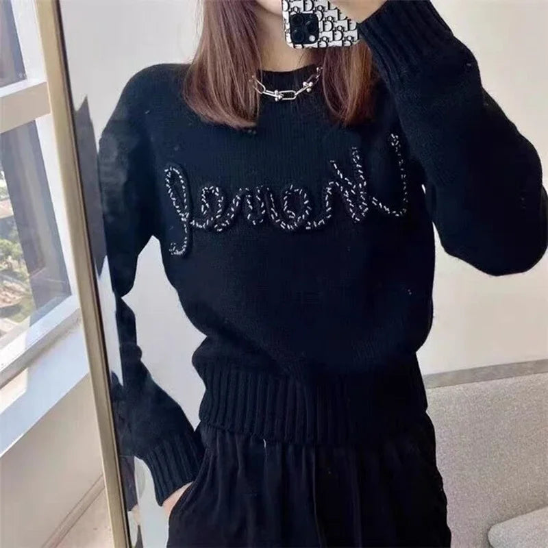 Autumn New Pullover Sweater Women Design Sense Letter Knitted Beaded Round Neck Short Simple Female Knitted Top